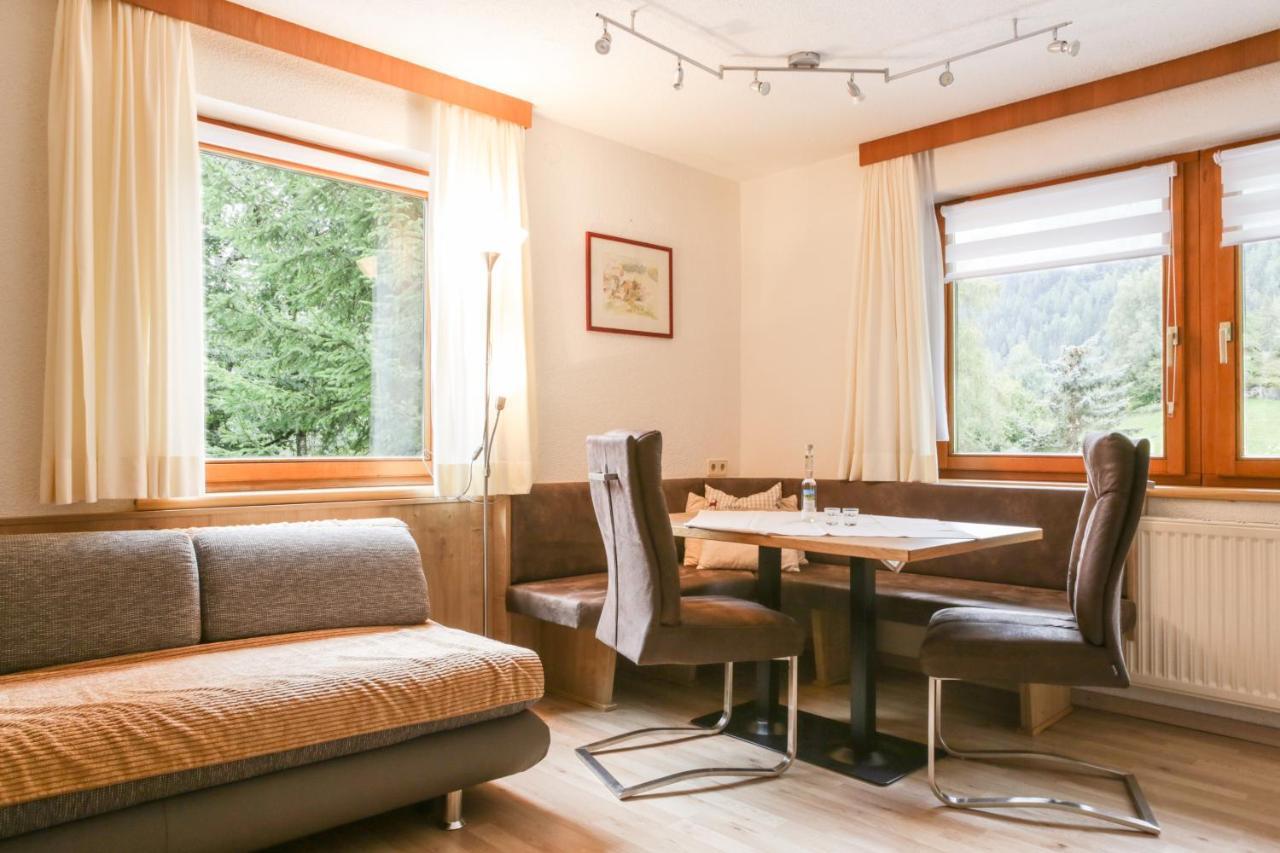 Ferienwohnungen Oetztal เซาเทนส์ ภายนอก รูปภาพ